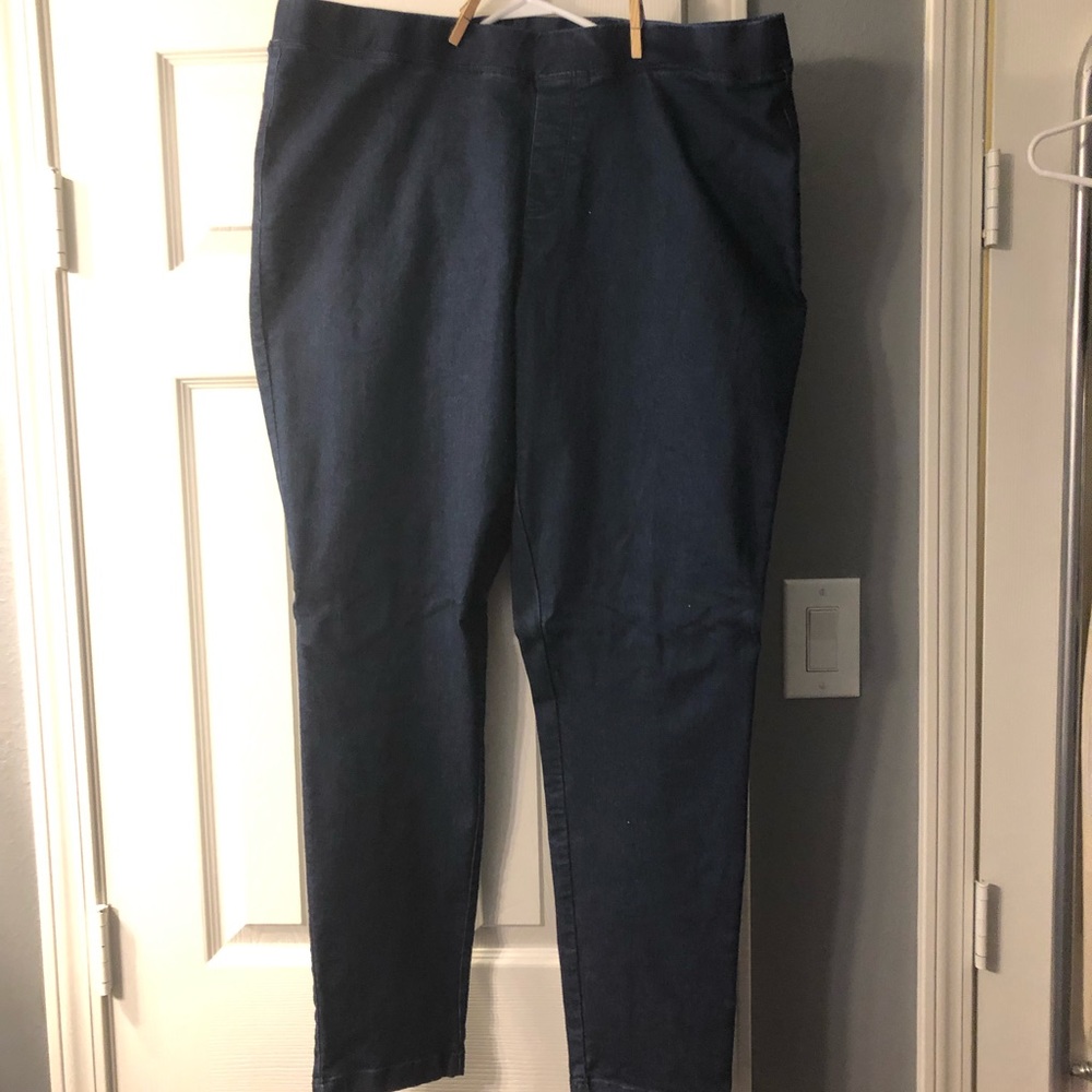 Dark wash stretch jeans